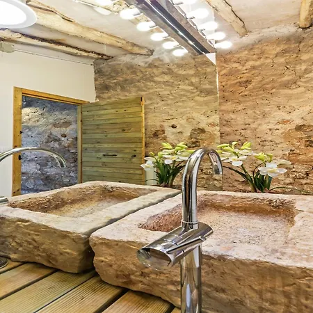 Cozy Fraga Country Escape, Cleaning Included 펜션 *