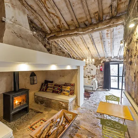 Cozy Fraga Country Escape, Cleaning Included 펜션 *