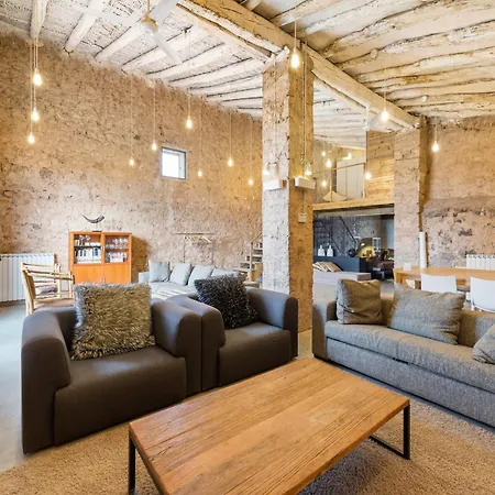 Cozy Fraga Country Escape, Cleaning Included 펜션 프라가